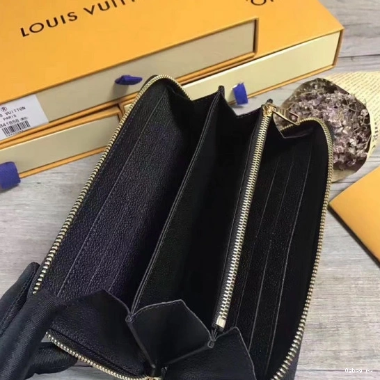 WALLET ZIPPY Louis Vuitton 0819